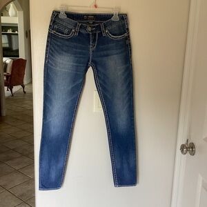 Silver Camden Rose Mid Rise Jeans. ❤️